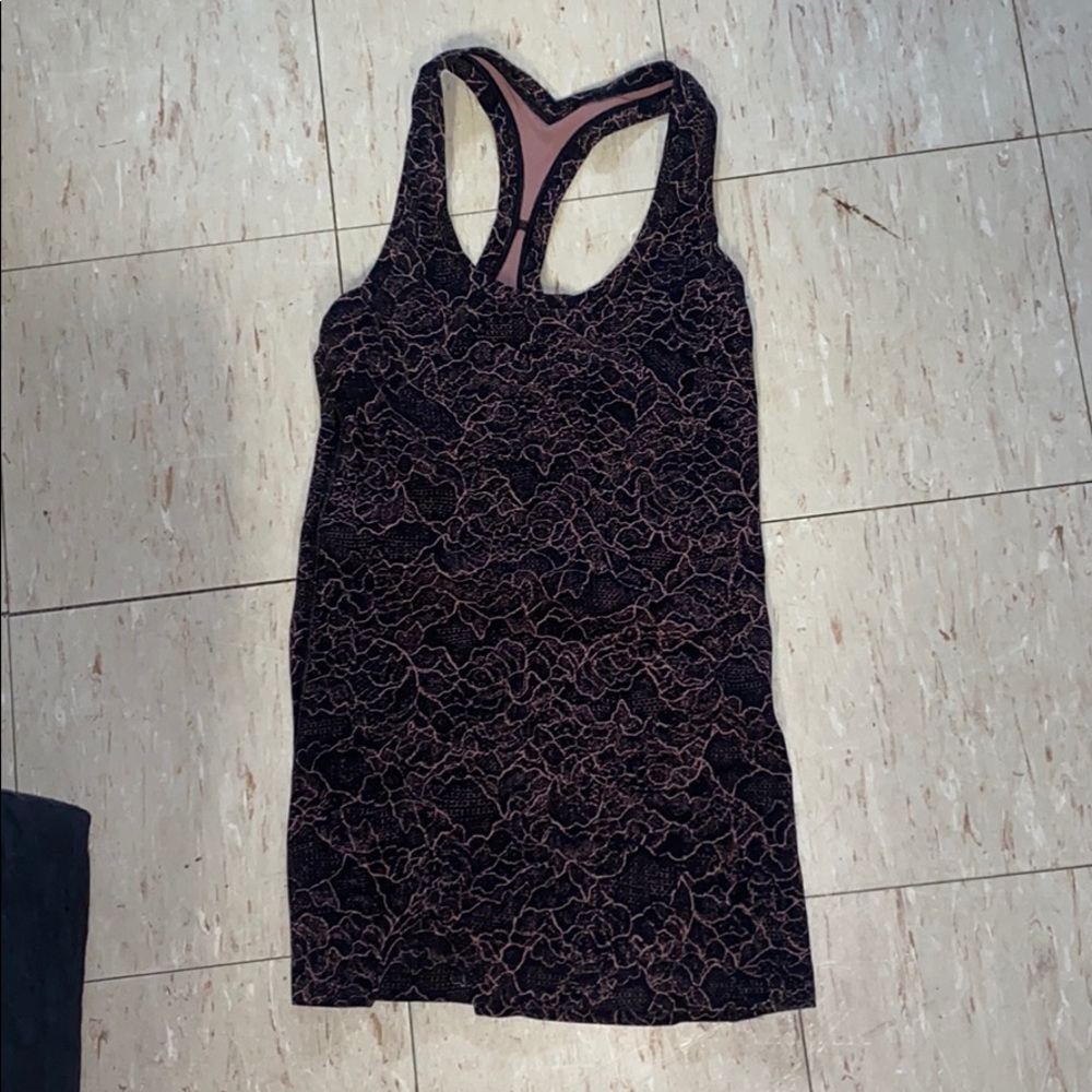 LULU LEMON TANK TOP!!!! Size 4